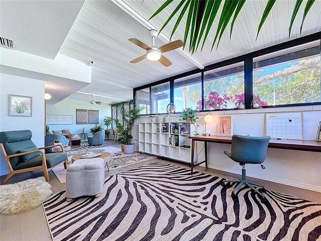 Building Photo - 4646 La Jolla Dr