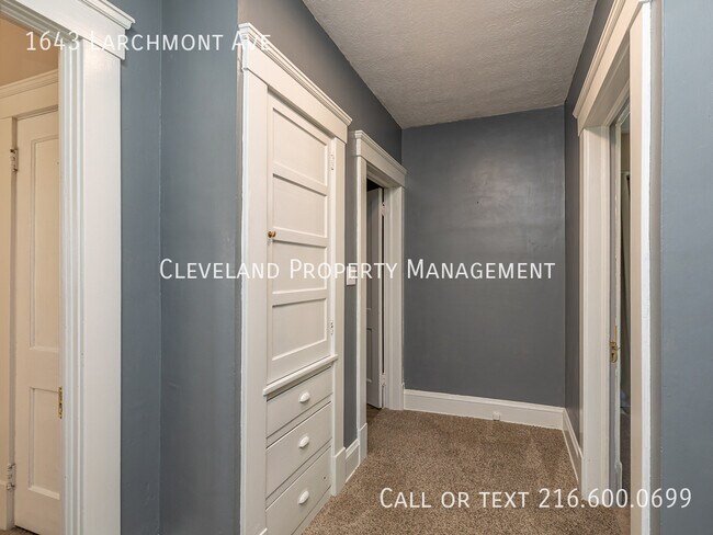 Building Photo - 1643 Larchmont Ave