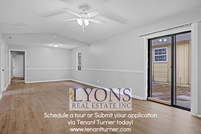 Building Photo - 4 bed 2 bath house cozy neighborhood!!