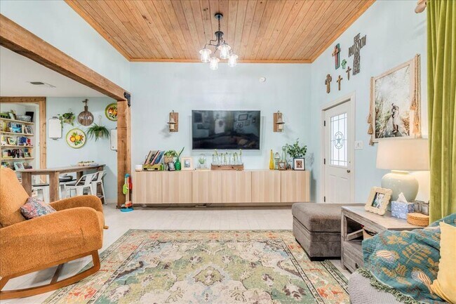 Building Photo - 20075 San Marcos Hwy