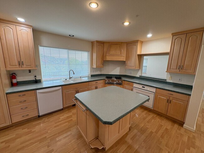 Building Photo - 1714 Baker View Court