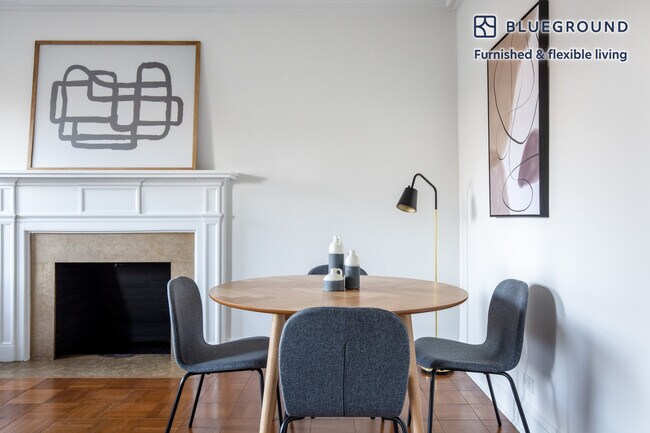 Building Photo - 952 5th Ave