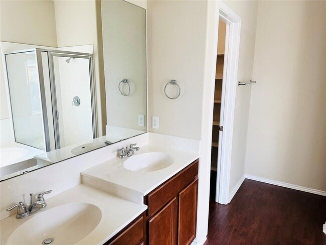 Building Photo - 245 Verano Dr