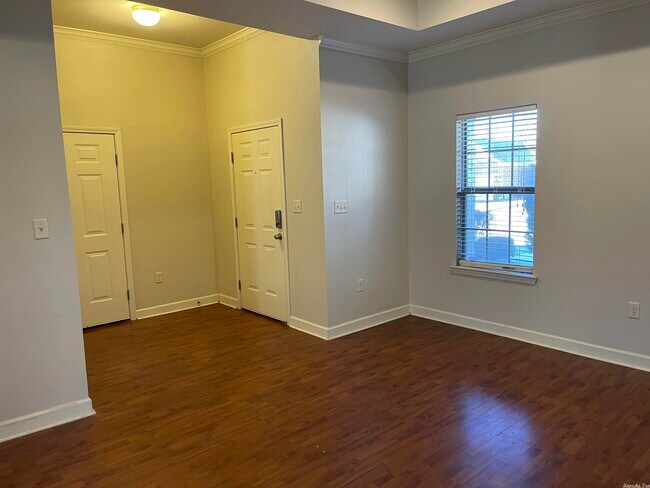 Building Photo - 2019 Wilson Rd