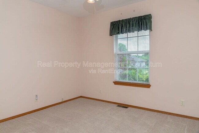 Building Photo - 3531 Leawood Ave