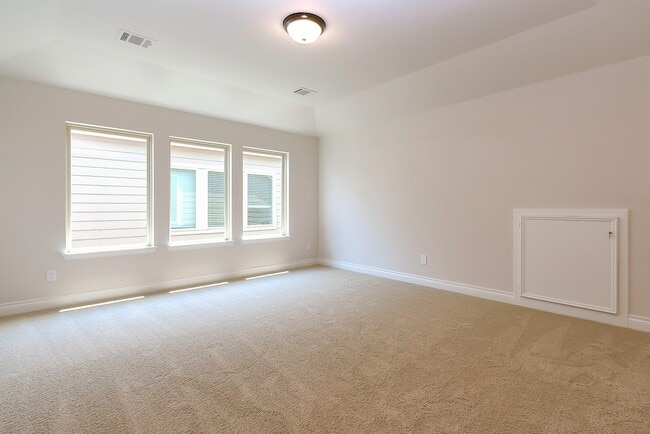 Building Photo - 3410 Willow Cres Ct