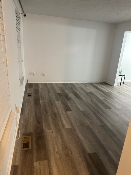 Building Photo - 701 Cedar Crest Ct