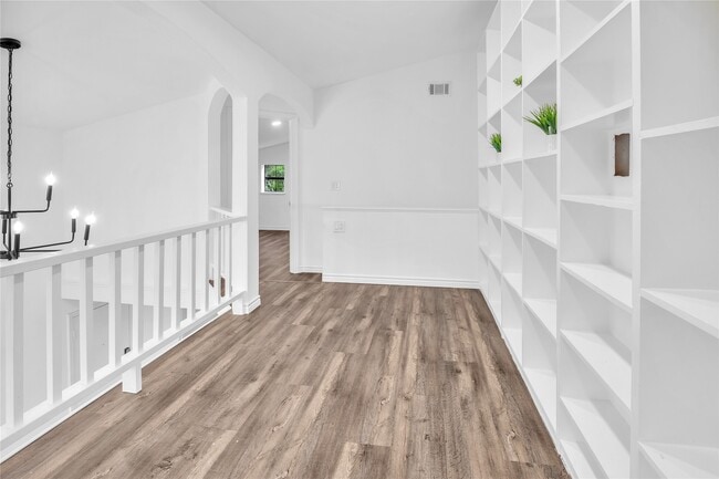 Building Photo - 1031 15th St