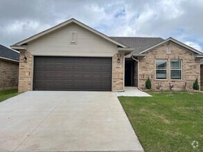 Building Photo - 421 Compass Dr