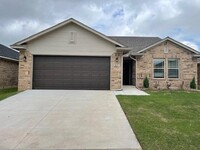 Building Photo - 421 Compass Dr