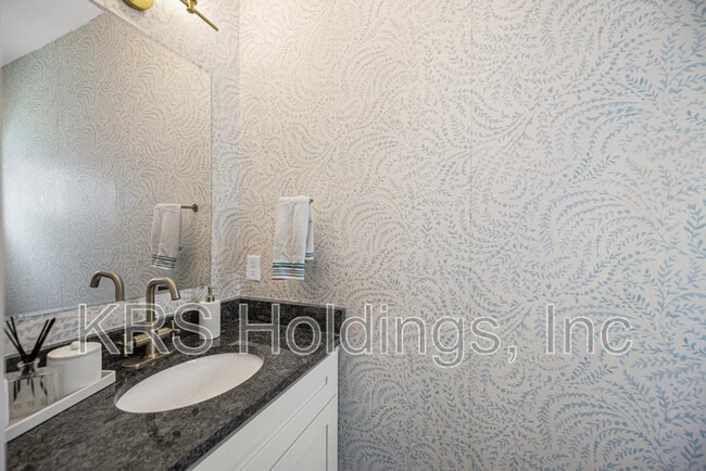 Building Photo - 9553 14th Bay St