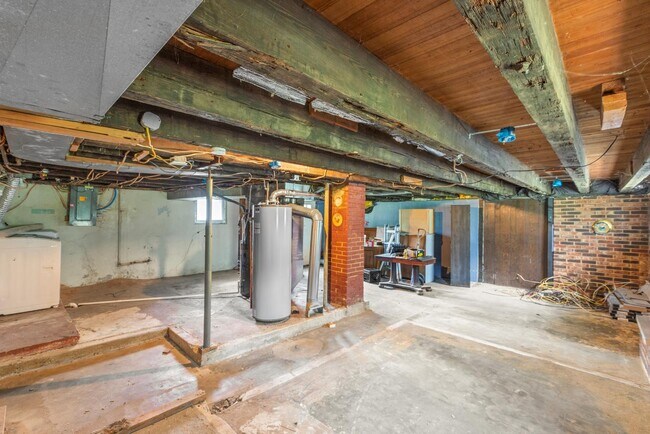 Building Photo - 1200 S 3rd St