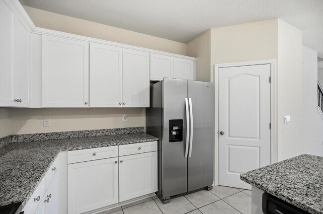 Building Photo - 165 Redbud Rd
