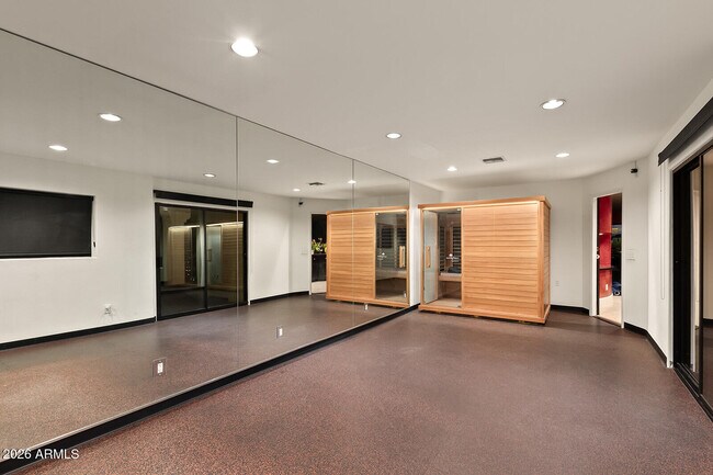 Building Photo - 5400 E Valle Vista Rd