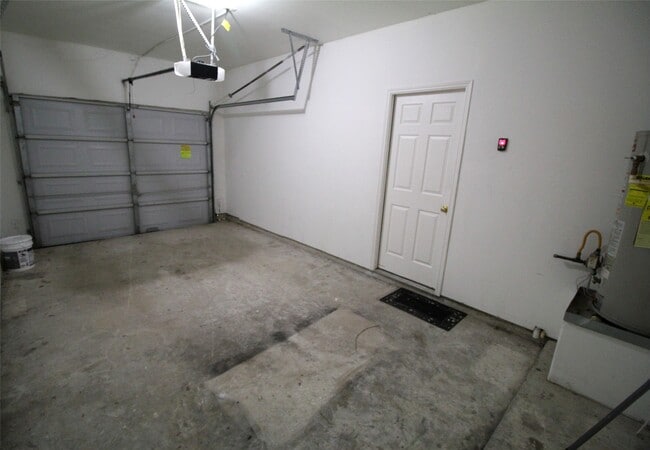 Building Photo - 21123 Sprouse Cir