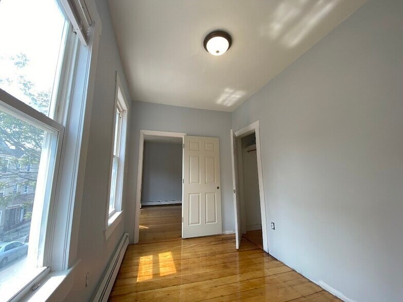 Building Photo - 213 Boylston St