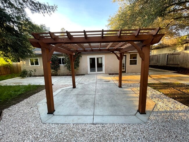 Building Photo - 7292 Dambacher Dr