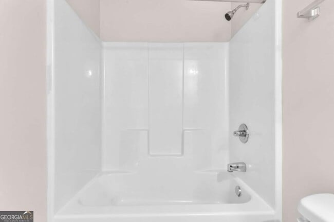 Building Photo - 4488 Ravenwood Dr
