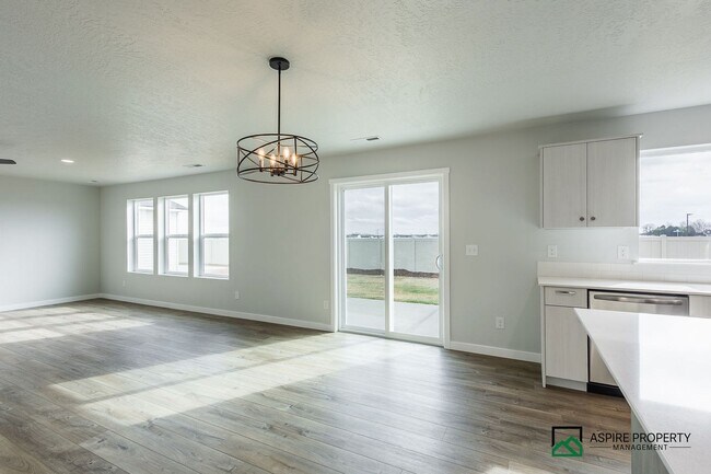 Building Photo - Brand New 5 Bed 3 Bath home 2600sf+ and a 3 car garage