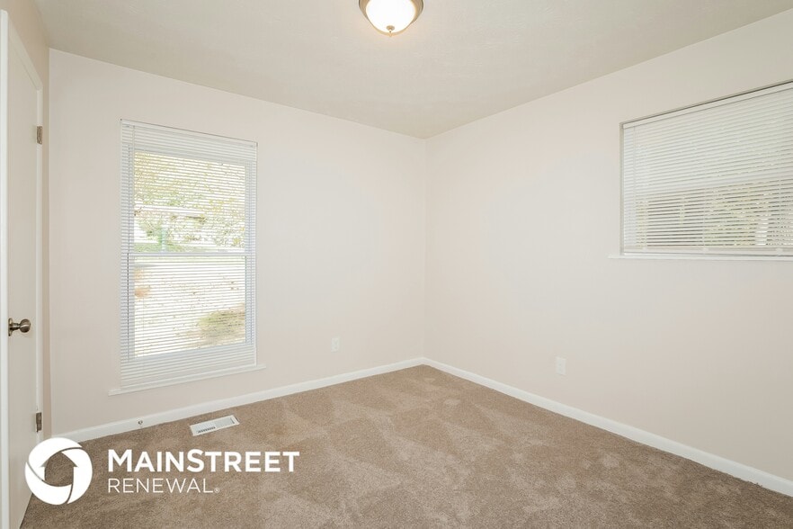 Building Photo - 424 Azalea Dr