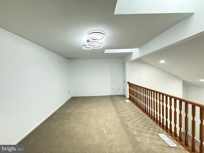 Building Photo - 1512 Foxmeadow Cir