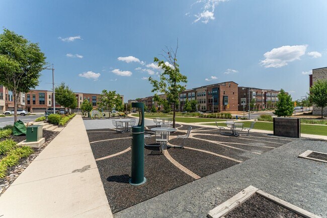 Building Photo - Welcome to your dream townhome - Spacious ...