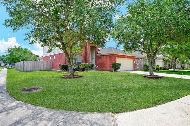 Building Photo - 1030 Riverwood Dr