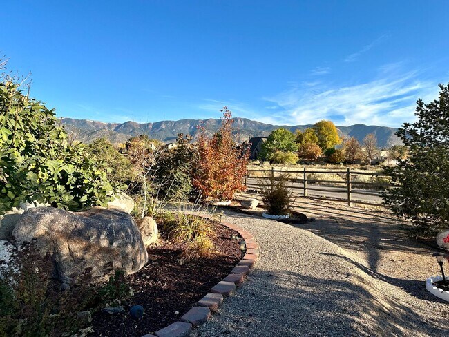 Building Photo - Move in Special Luxury 4 bedroom 4.5 bathr...