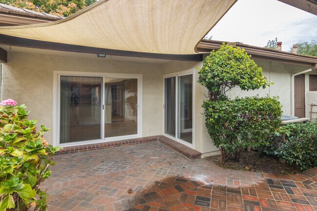 Building Photo - 1156 Stonewall Cir