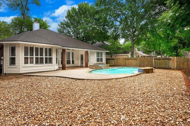 Building Photo - 203 S Brooksedge Cir