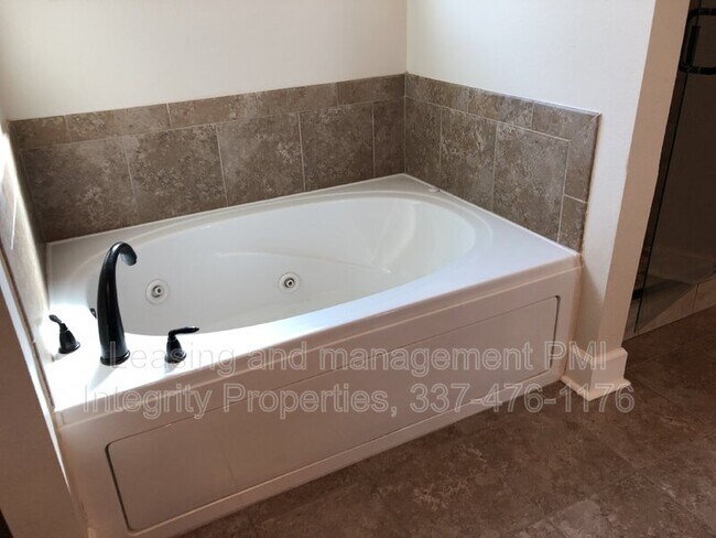 Building Photo - 103 Wood Moss Wy