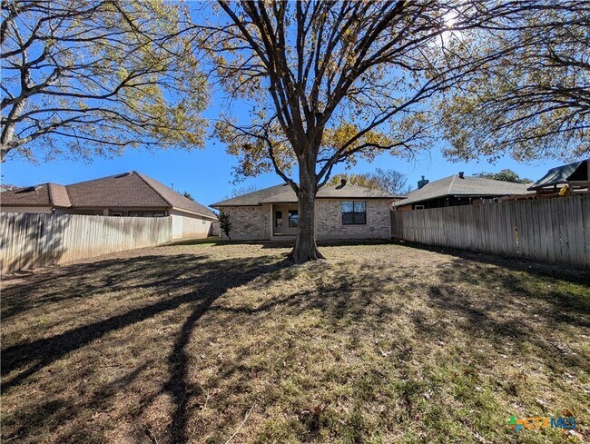 Building Photo - 1666 Lantana Cir