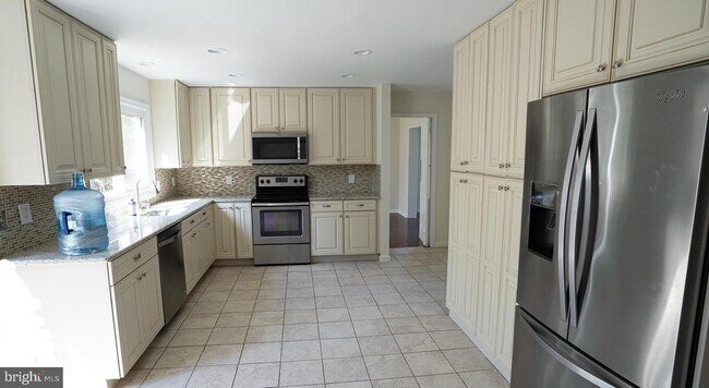 Building Photo - 10854 Monticello Ct