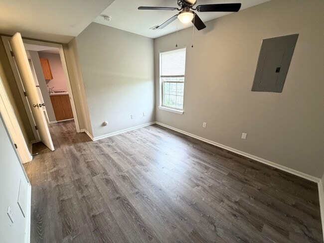 Building Photo - 5305 Currituck Ln