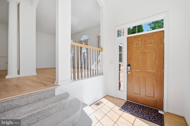 Building Photo - 44094 Saxony Terrace