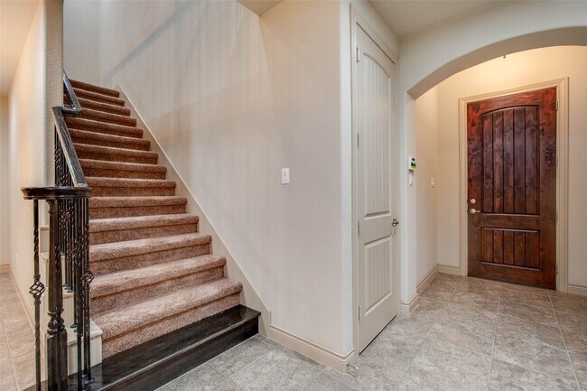 Building Photo - 24111 Valencia Ridge Ln