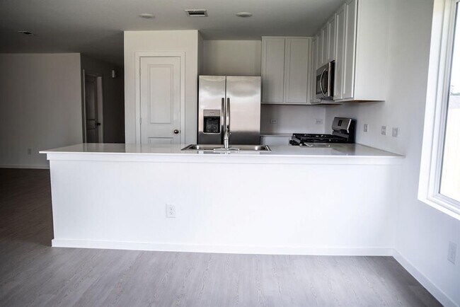 Building Photo - 10288 Prairie Dunes Ln