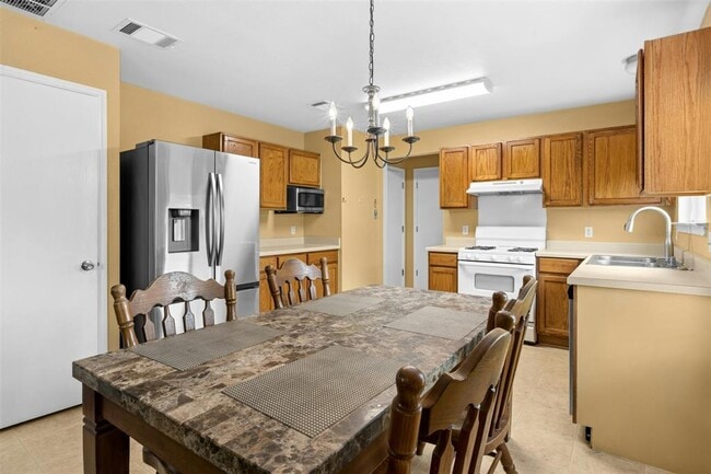 Building Photo - 203 Pheasant Trail