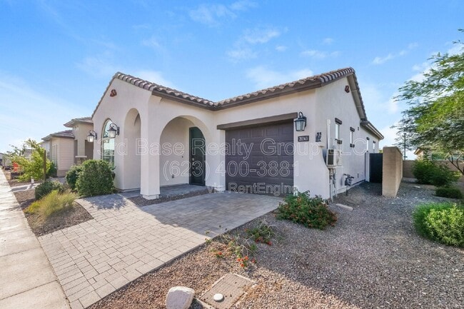 Building Photo - 20363 W Sells Dr