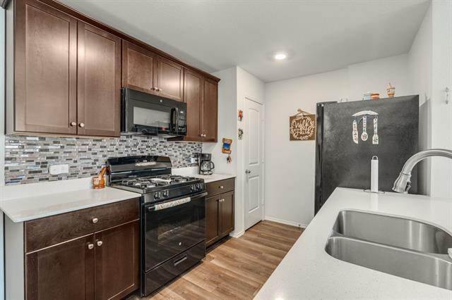 Building Photo - 461 Falling Star Dr