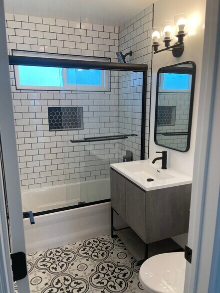 Bathroom #1 - 12444 S Vermont Ave