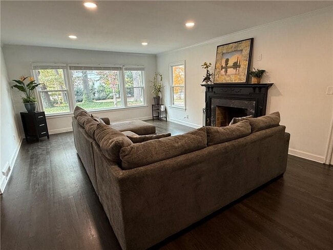 Building Photo - 1140 Goodwin Pl NE