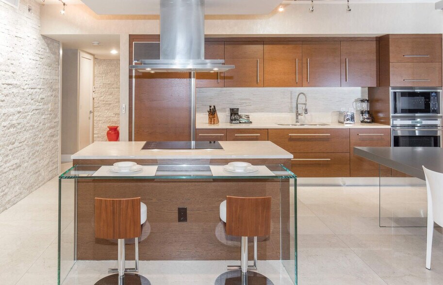 Building Photo - 485 Brickell Ave