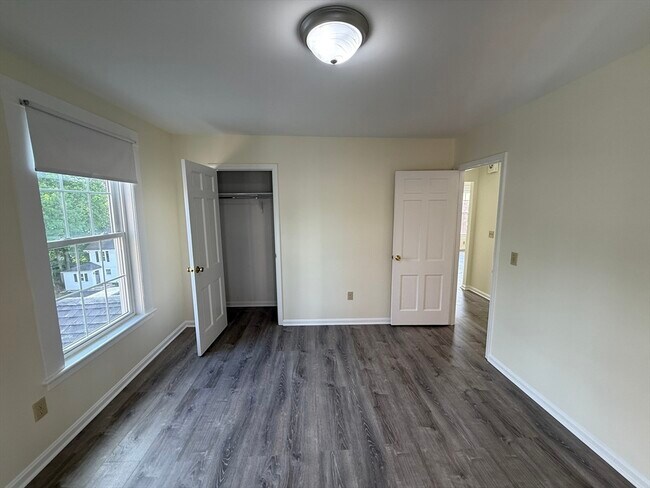 Building Photo - 8-10-10 Essex St