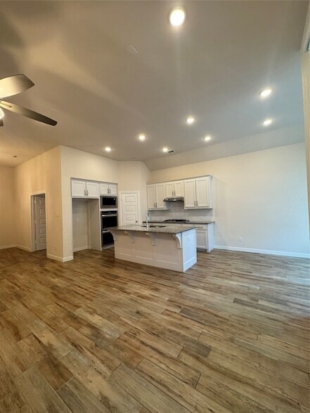 Building Photo - 504 Evergreen Rd