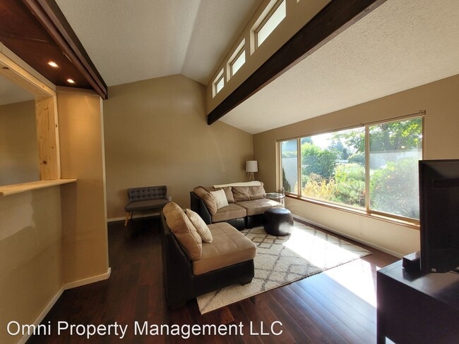 Building Photo - 3 br, 2 bath House - 724 B Street