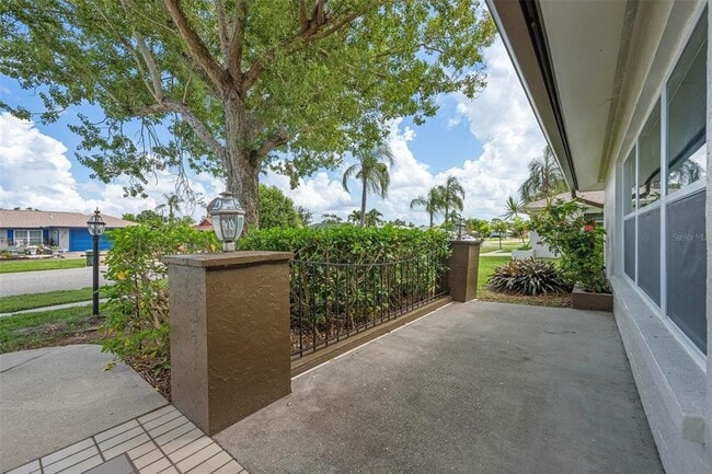 Building Photo - 1804 Oak View Dr