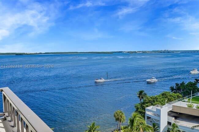 Building Photo - 520 Brickell Key Dr