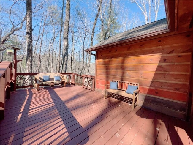 Building Photo - 532 Highland Trail