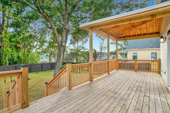 Building Photo - 1105 E Jackson St